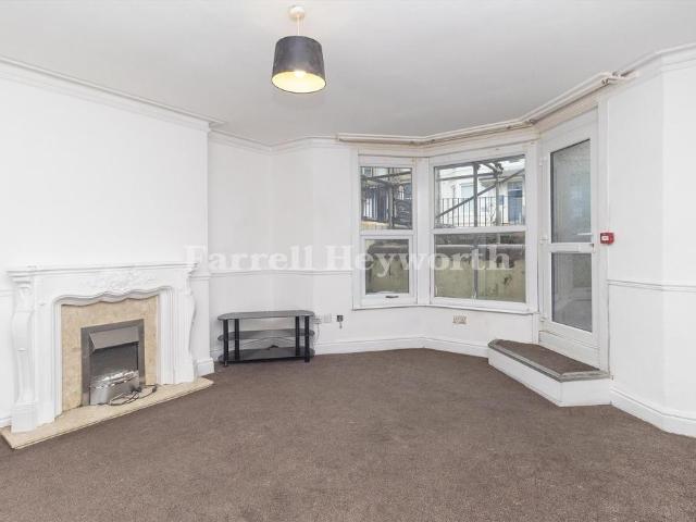 House for sale in West End, Bare