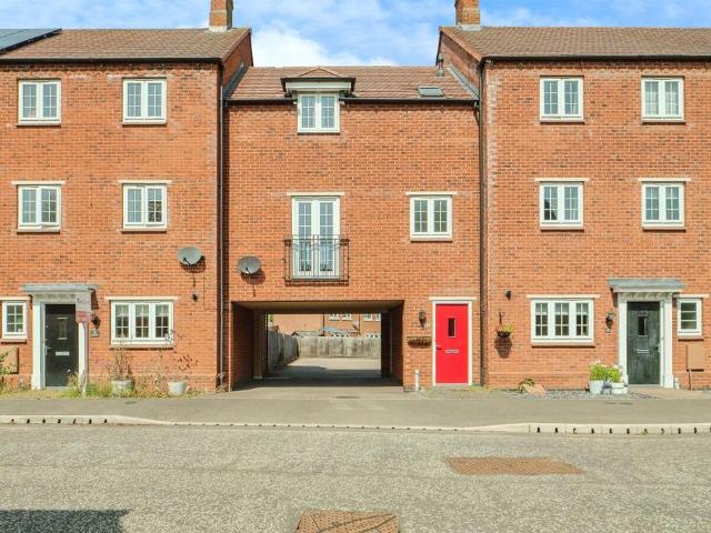 House for sale in Elmfield, Leicestershire