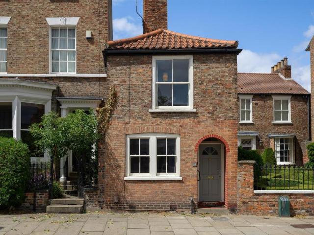 House for sale in The Groves, York