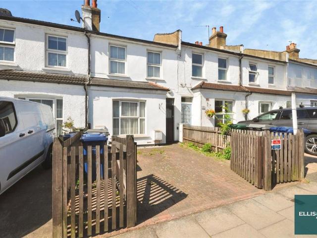 House for sale in Finchley, Greater London