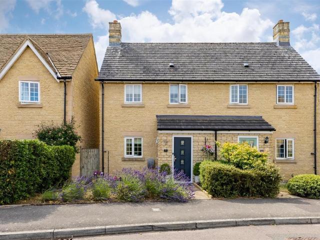 House for sale in Fossebridge, Gloucestershire