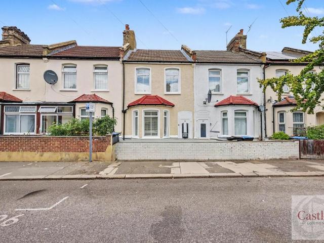 House for sale in Lower Edmonton, Greater London