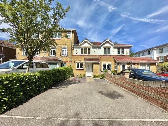 House for sale in Yeading, Greater London