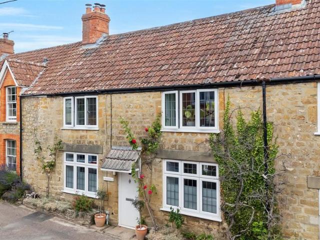 House for sale in Uploders