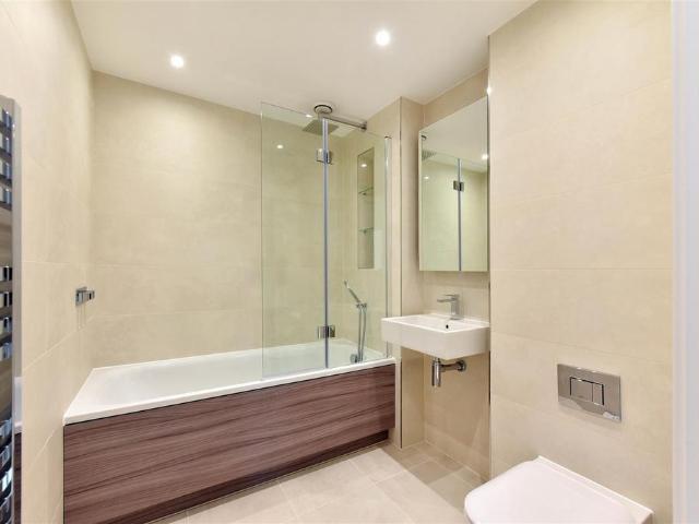 House for sale in Colindale, Greater London