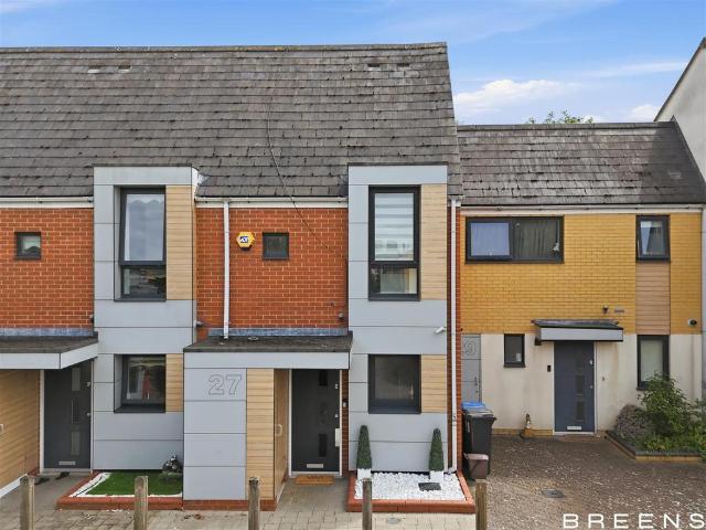 House for sale in Greater London