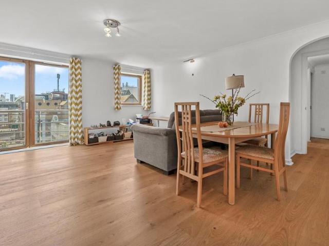 House for sale in Isle Of Dogs, Isle Of Man