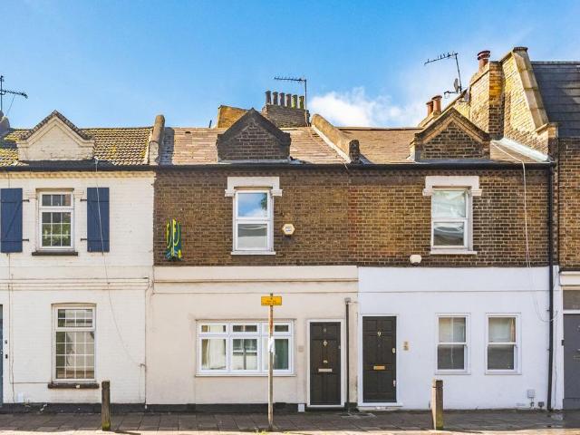 House for sale in Clapham Junction, Greater London