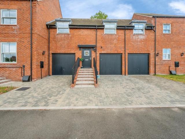 House for sale in Kettlebrook