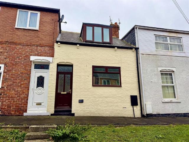 House for sale in Peat Carr Estate, Sunderland