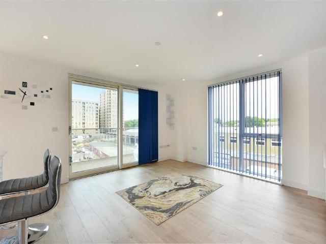 House for sale in Colindale, Greater London