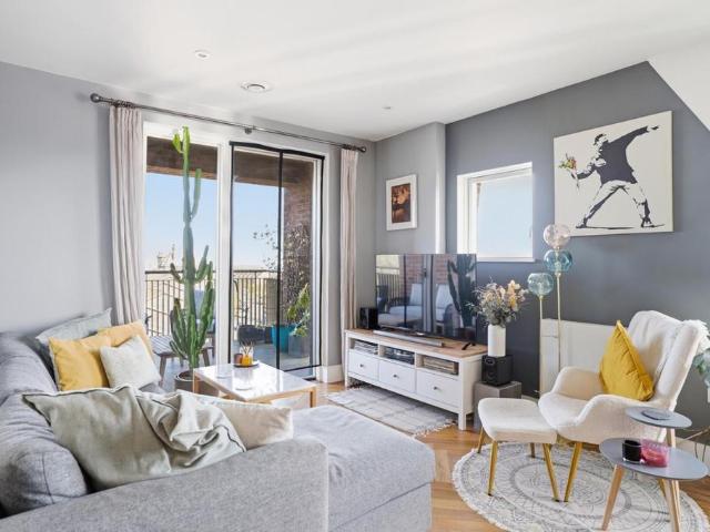 Flat for sale in London Borough of Croydon, Upper Norwood