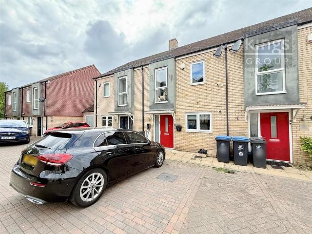 House for sale in Sewardstonebury, Epping