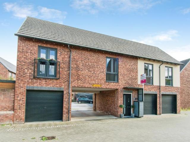House for sale in Allerton Bywater, West Yorkshire