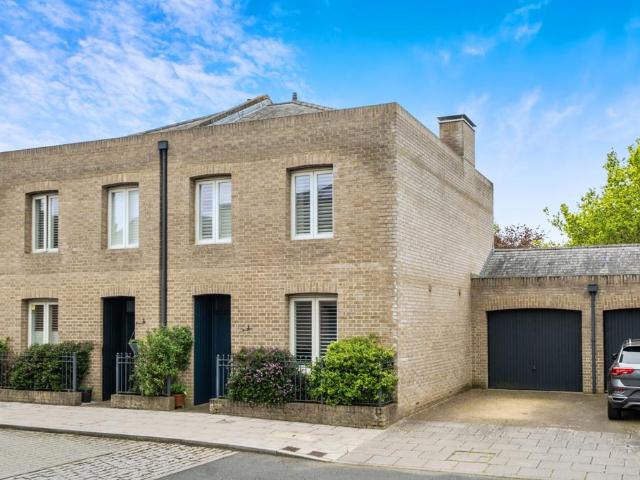 House for sale in Chichester, Littlecote