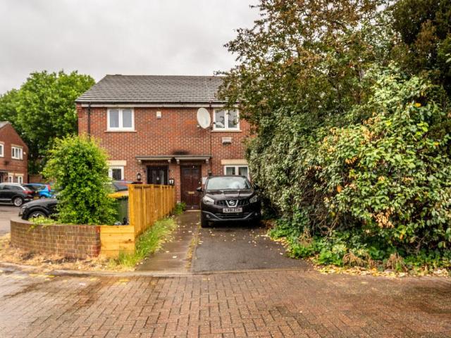 House for sale in Manor Park, Greater London
