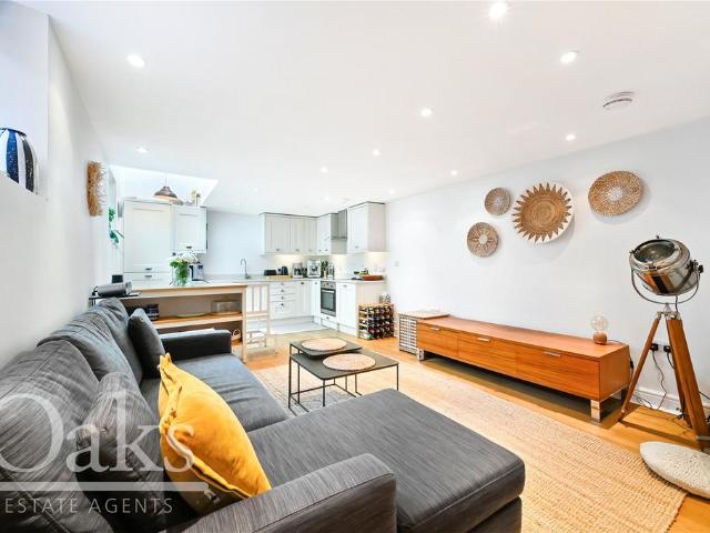 House for sale in Manor Park, Greater London