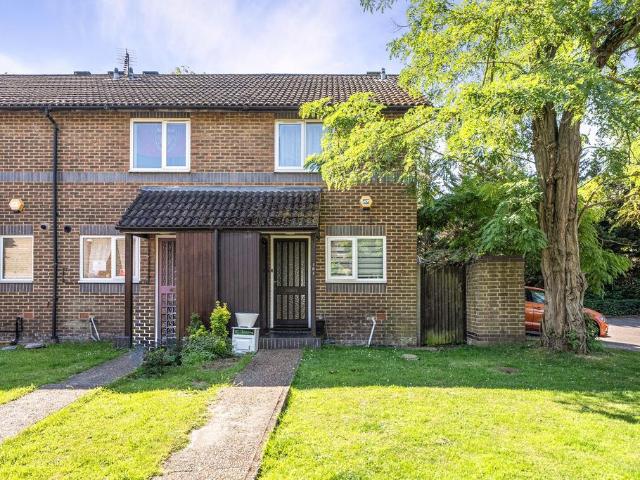 House for sale in London Borough of Ealing, Park Royal