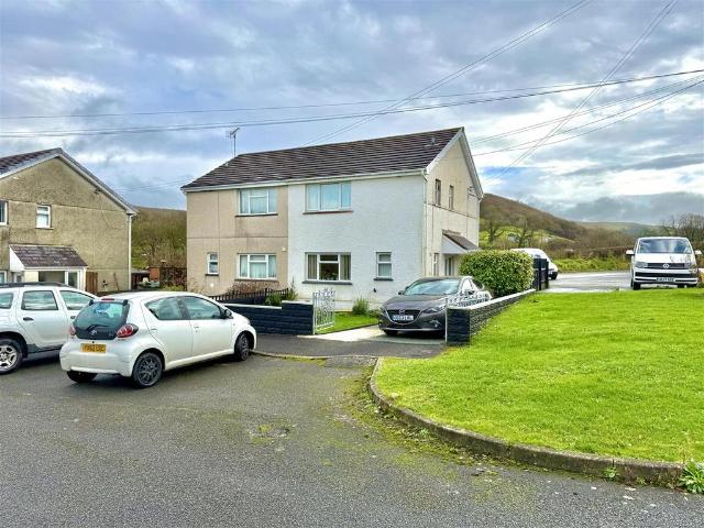 House for sale in Llanybydder, Wales