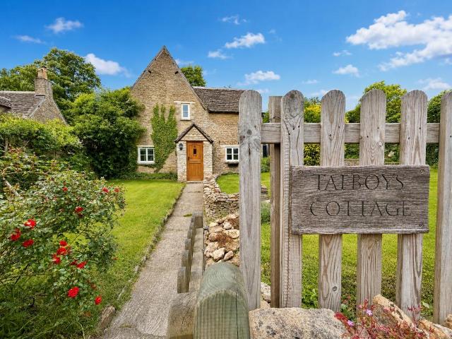 House for sale in Fossebridge, Gloucestershire
