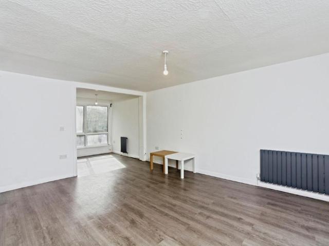 House for sale in London Borough of Croydon, Selhurst