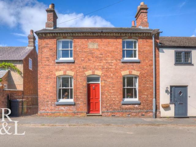 House for sale in Newton Burgoland, Leicestershire