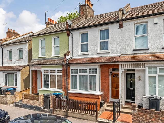 House for sale in London Borough of Croydon, Kenley