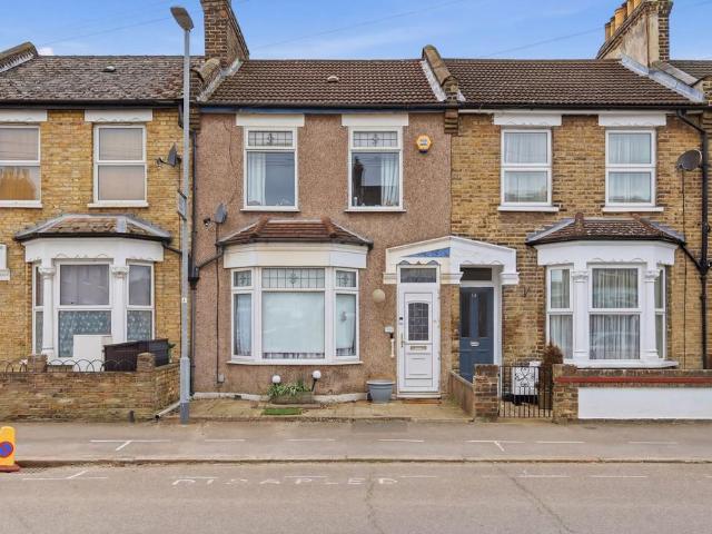 House for sale in Greater London