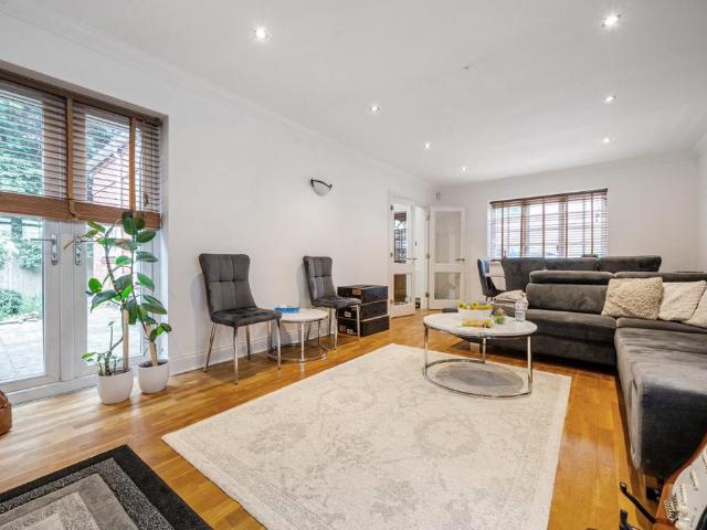 House for sale in Southgate, Greater London