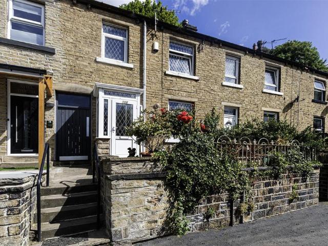 House for sale in Paddock, Milnsbridge