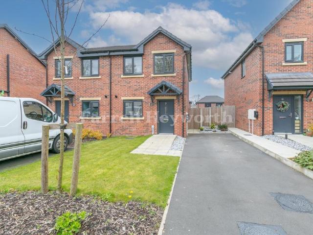 House for sale in Higher Bartle, Lancashire