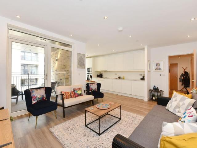House for sale in Colindale, Greater London