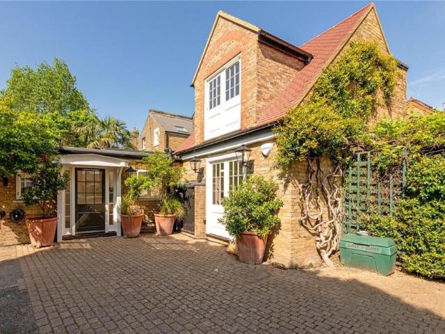 House for sale in Battersea, Greater London