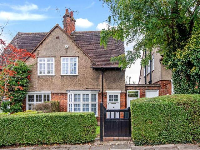House for sale in Hampstead Garden Suburb, Greater London
