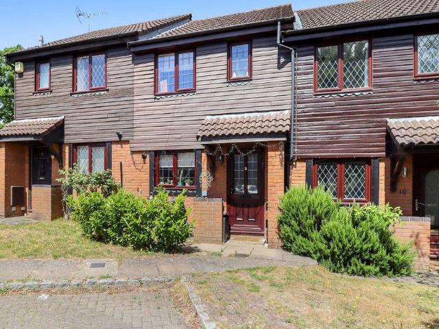 House for sale in Heol-las, Surrey