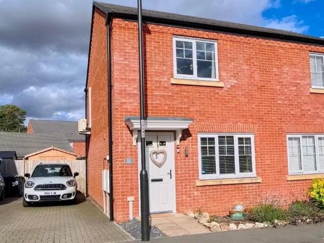 House for sale in Froggatt, East Midlands