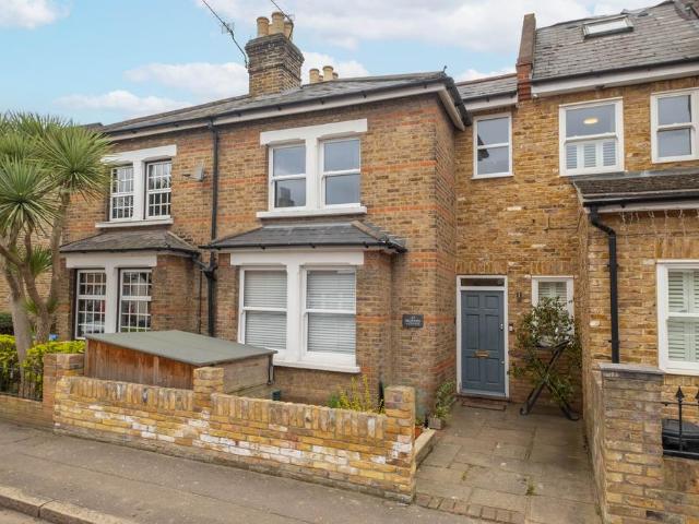 House for sale in Hampton Hill, Greater London