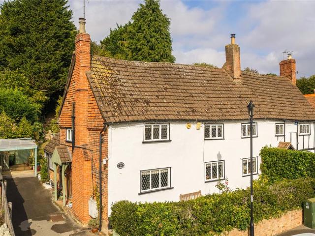 House for sale in Aspley Guise, Central Bedfordshire