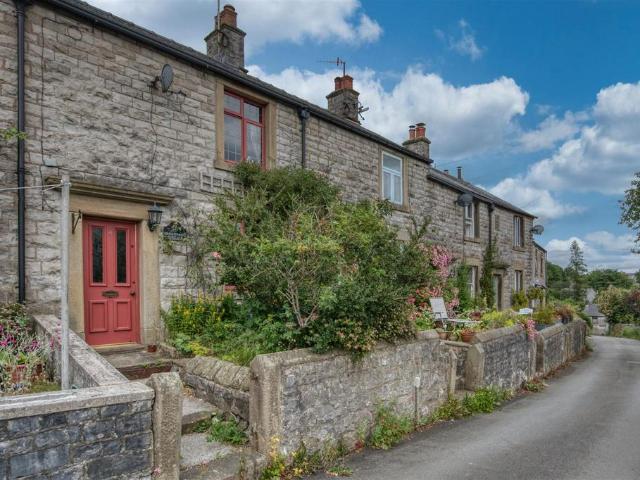 House for sale in Froggatt, East Midlands