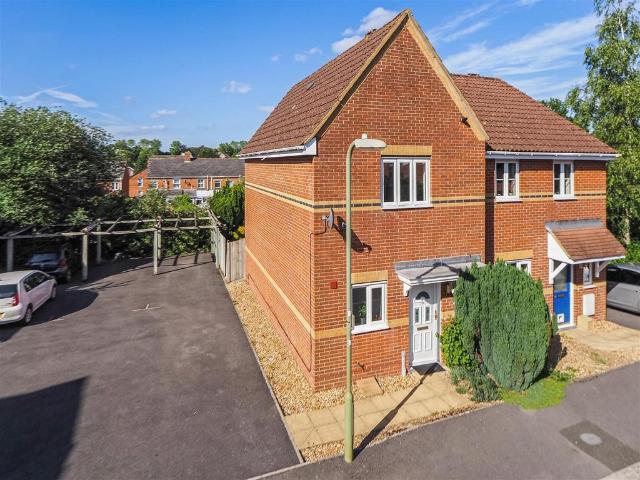 House for sale in Barton Stacey, Hampshire