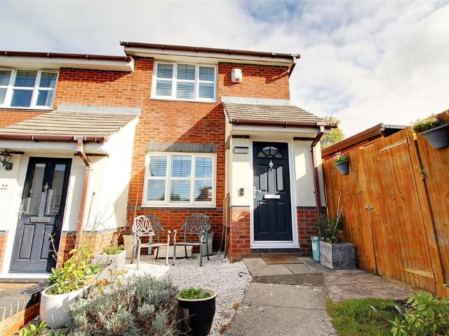 House for sale in Pouchen End, Hertfordshire