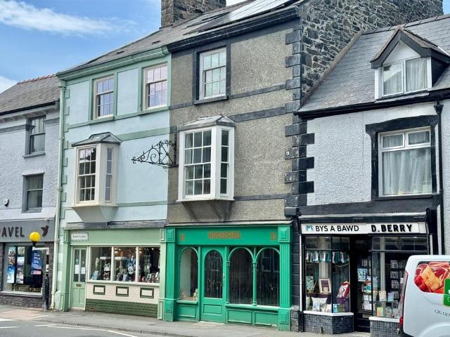 House for sale in Trofarth, Wales