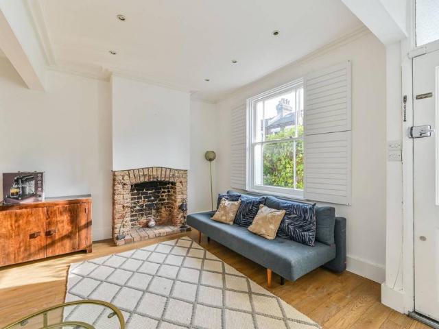 House for sale in Clapham Junction, Greater London