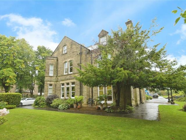 House for sale in Charlesworth, East Midlands