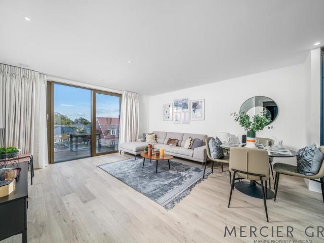 House for sale in Cockfosters, Greater London