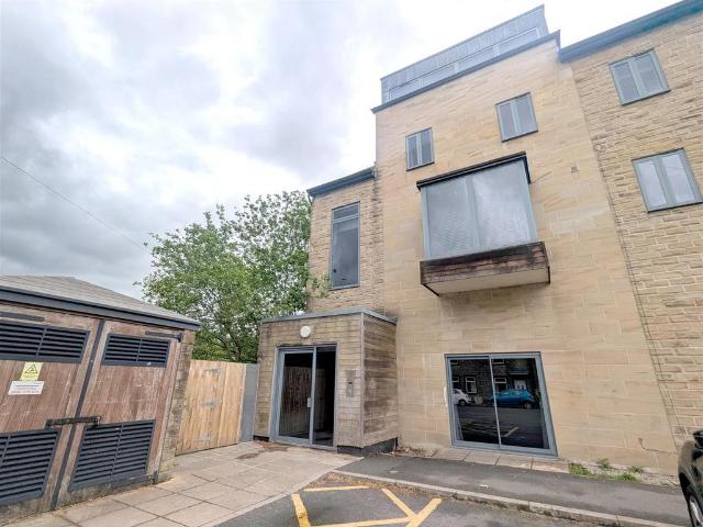 Flat for sale in Sowerby Bridge, Ripponden