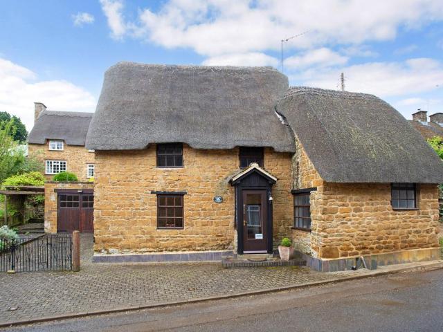 House for sale in Evershot, Oxfordshire