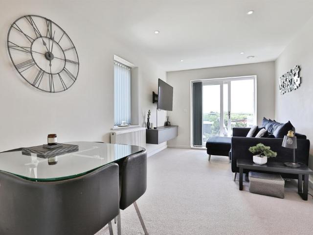 Flat for sale in Poole