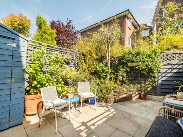 House for sale in Isle Of Dogs, Greater London