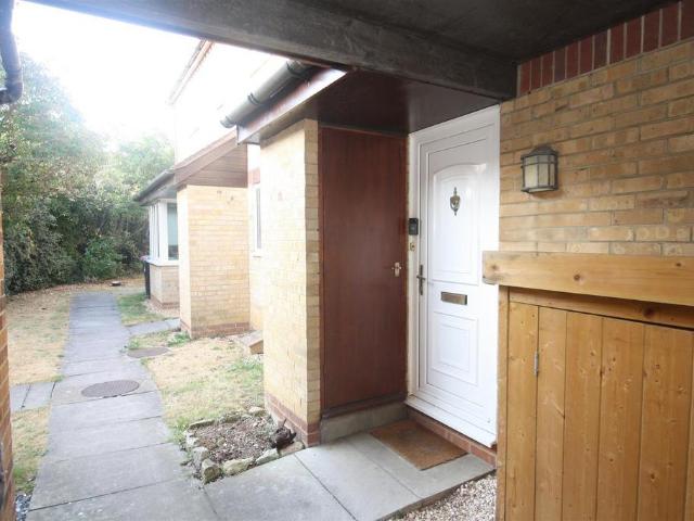 House for sale in Walnut Tree, Milton Keynes